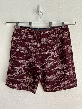 Under Armour Golf Shorts Men's Size 34 Burgundy Printed New $70